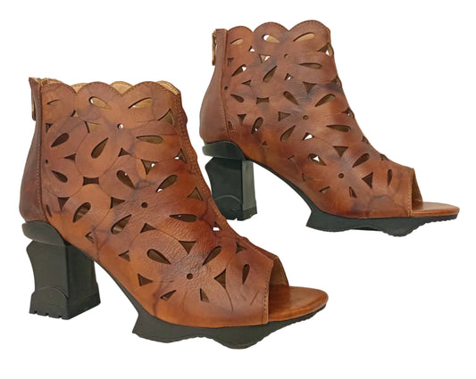 JX8062-229A - Camel